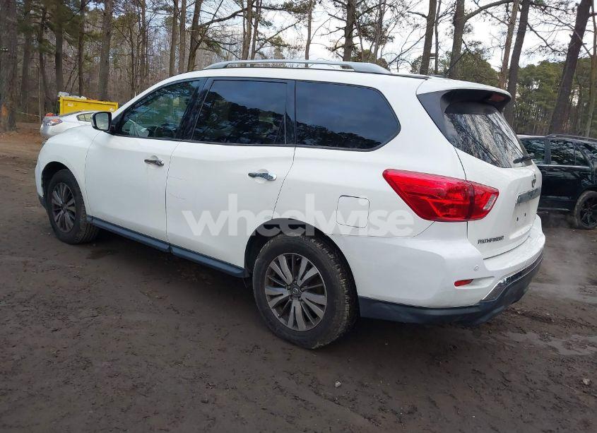 Photo 3 of 2018 Nissan Pathfinder SV (VIN 5N1DR2MM3JC664174)