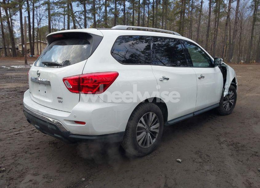 Photo 4 of 2018 Nissan Pathfinder SV (VIN 5N1DR2MM3JC664174)