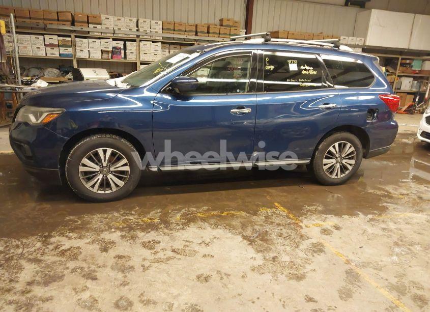 Photo 14 of 2019 Nissan Pathfinder S (VIN 5N1DR2MM3KC595648)