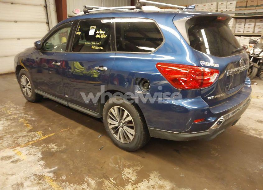 Photo 3 of 2019 Nissan Pathfinder S (VIN 5N1DR2MM3KC595648)