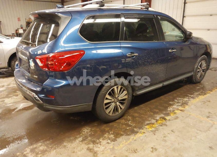 Photo 4 of 2019 Nissan Pathfinder S (VIN 5N1DR2MM3KC595648)