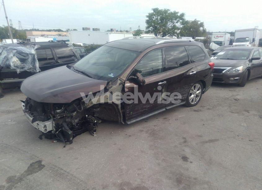 Photo 2 of 2019 Nissan Pathfinder SL (VIN 5N1DR2MM3KC595925)