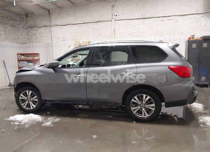 Photo 15 of 2019 Nissan Pathfinder SV (VIN 5N1DR2MM3KC623870)