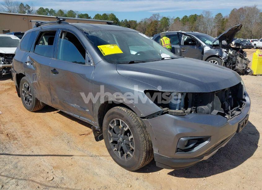 2019 Nissan Pathfinder SV (VIN 5N1DR2MM3KC623917) main photo