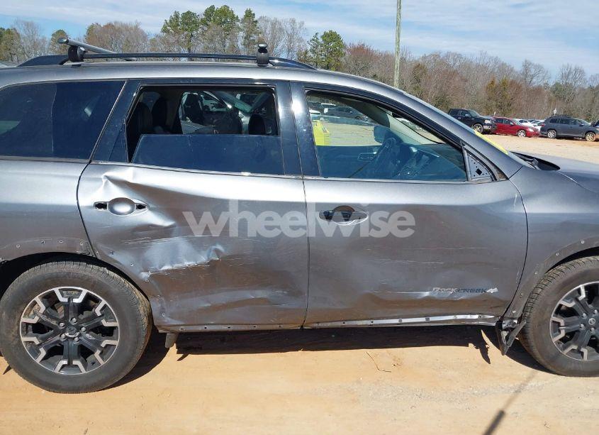 Photo 13 of 2019 Nissan Pathfinder SV (VIN 5N1DR2MM3KC623917)