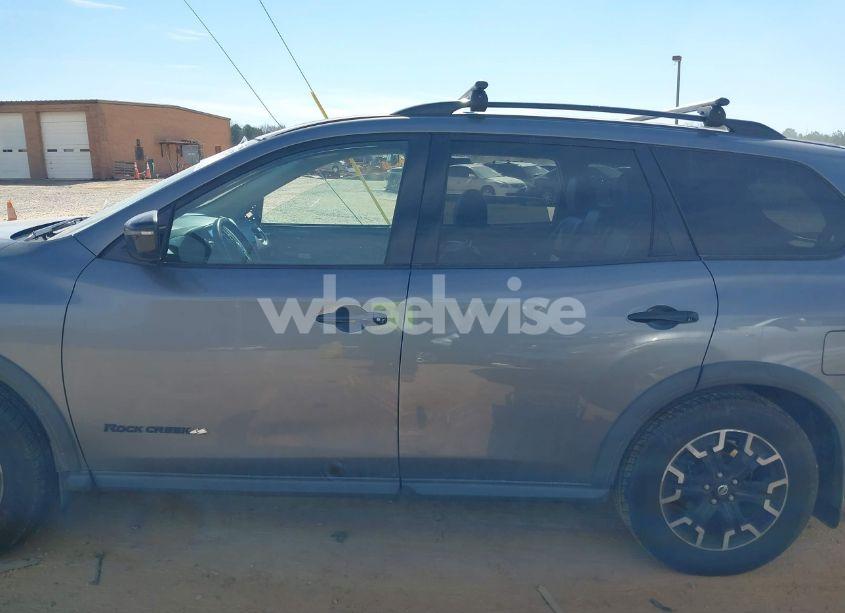 Photo 14 of 2019 Nissan Pathfinder SV (VIN 5N1DR2MM3KC623917)