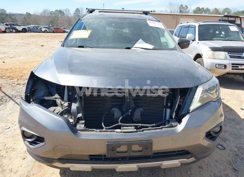 Photo 6 of 2019 Nissan Pathfinder SV (VIN 5N1DR2MM3KC623917)