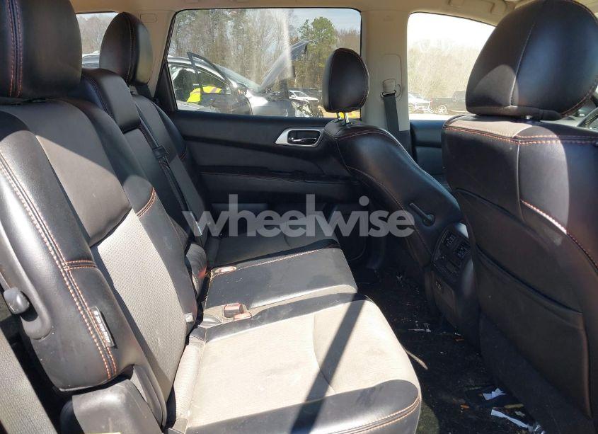 Photo 8 of 2019 Nissan Pathfinder SV (VIN 5N1DR2MM3KC623917)