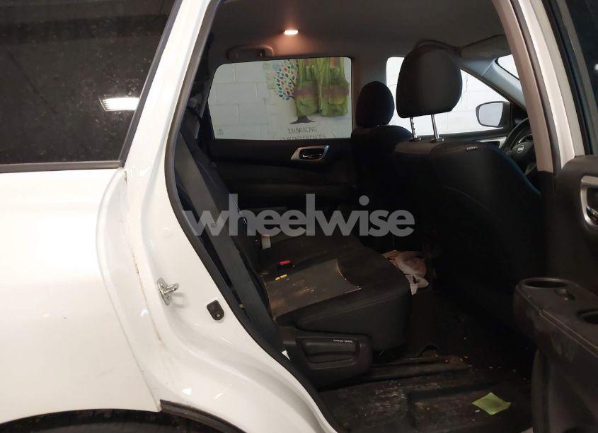 Photo 8 of 2019 Nissan Pathfinder SV (VIN 5N1DR2MM3KC641608)