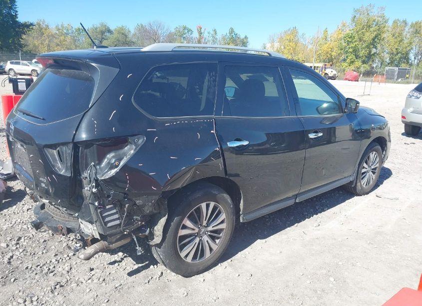 Photo 4 of 2017 Nissan Pathfinder SL (VIN 5N1DR2MM4HC609808)