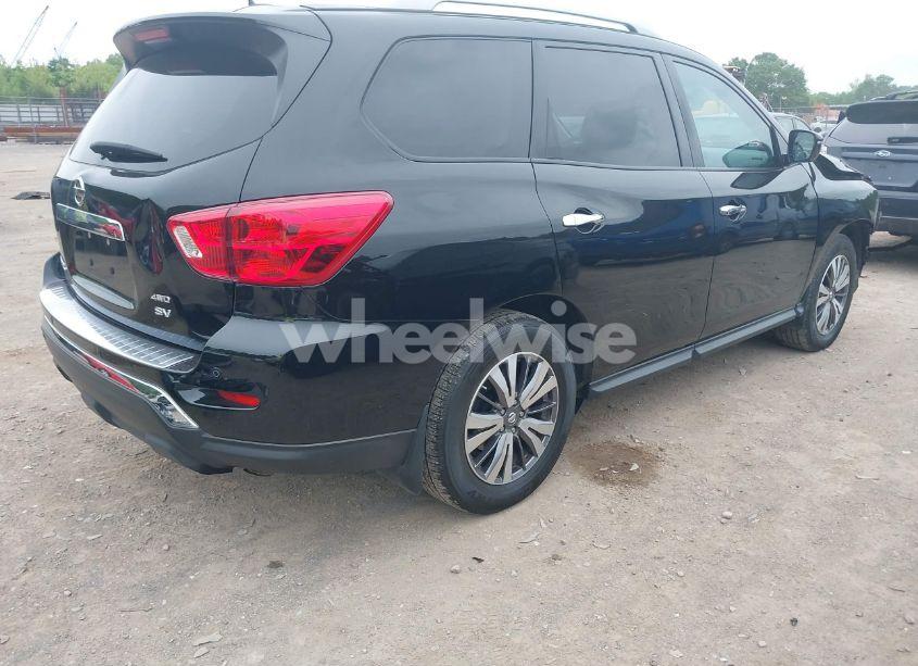 Photo 4 of 2017 Nissan Pathfinder SV (VIN 5N1DR2MM4HC611235)