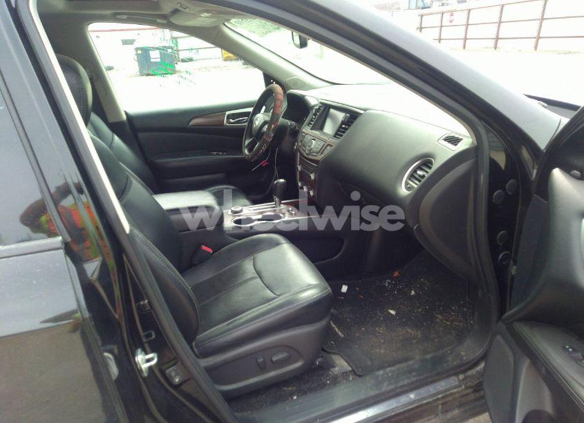 Photo 5 of 2017 Nissan Pathfinder PLATINUM (VIN 5N1DR2MM4HC613468)