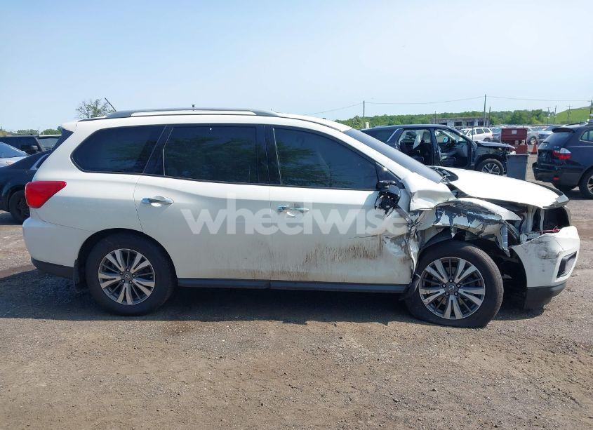 Photo 14 of 2017 Nissan Pathfinder SV (VIN 5N1DR2MM4HC620937)