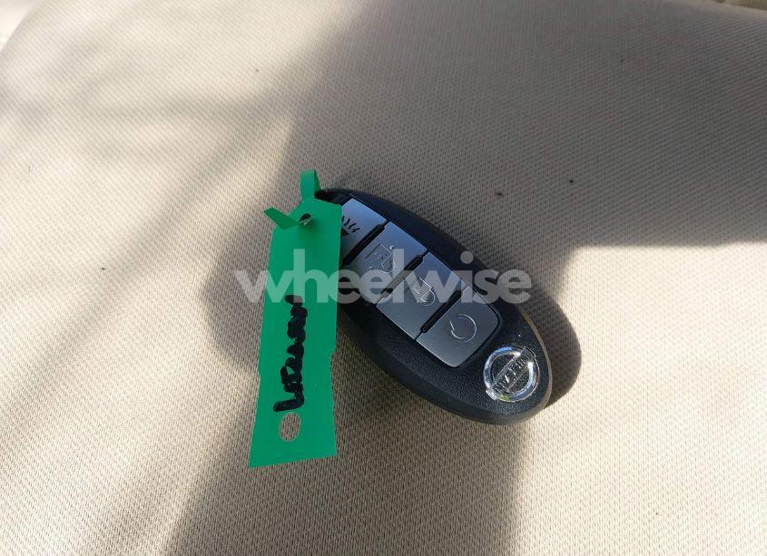 Photo 11 of 2017 Nissan Pathfinder SV (VIN 5N1DR2MM4HC631842)