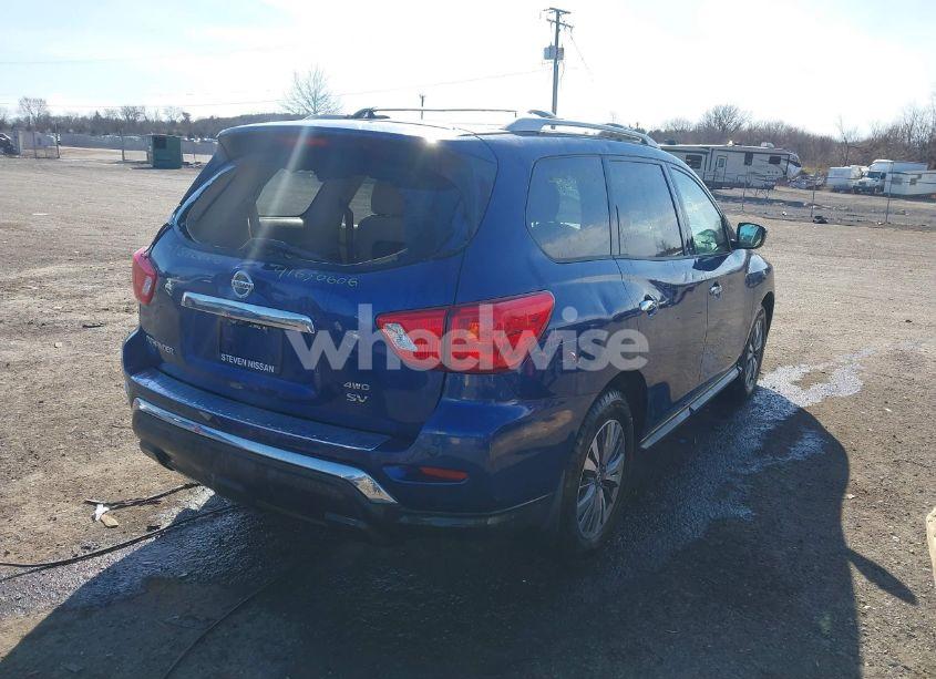 Photo 4 of 2017 Nissan Pathfinder SV (VIN 5N1DR2MM4HC631842)