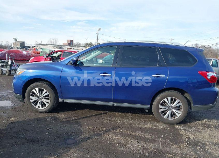 Photo 14 of 2017 Nissan Pathfinder SV (VIN 5N1DR2MM4HC645188)