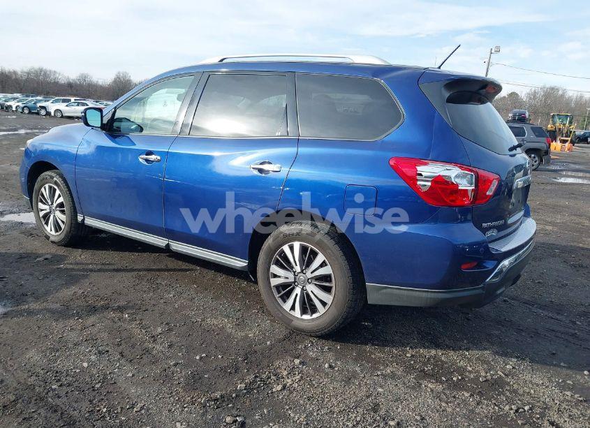 Photo 3 of 2017 Nissan Pathfinder SV (VIN 5N1DR2MM4HC645188)