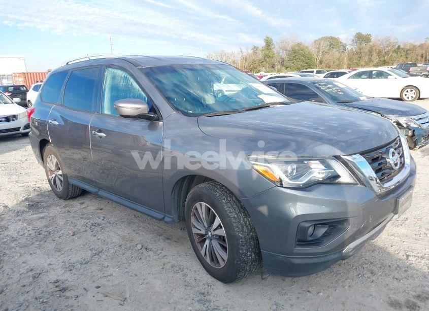 2017 Nissan Pathfinder SV (VIN 5N1DR2MM4HC651010) main photo