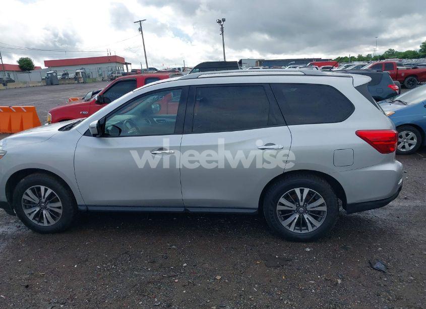 Photo 14 of 2017 Nissan Pathfinder SL (VIN 5N1DR2MM4HC680569)