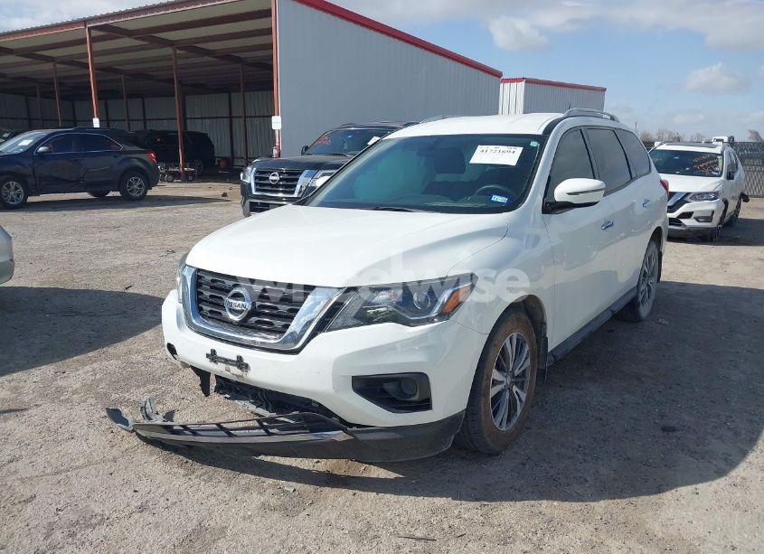 Photo 2 of 2017 Nissan Pathfinder S (VIN 5N1DR2MM4HC682385)