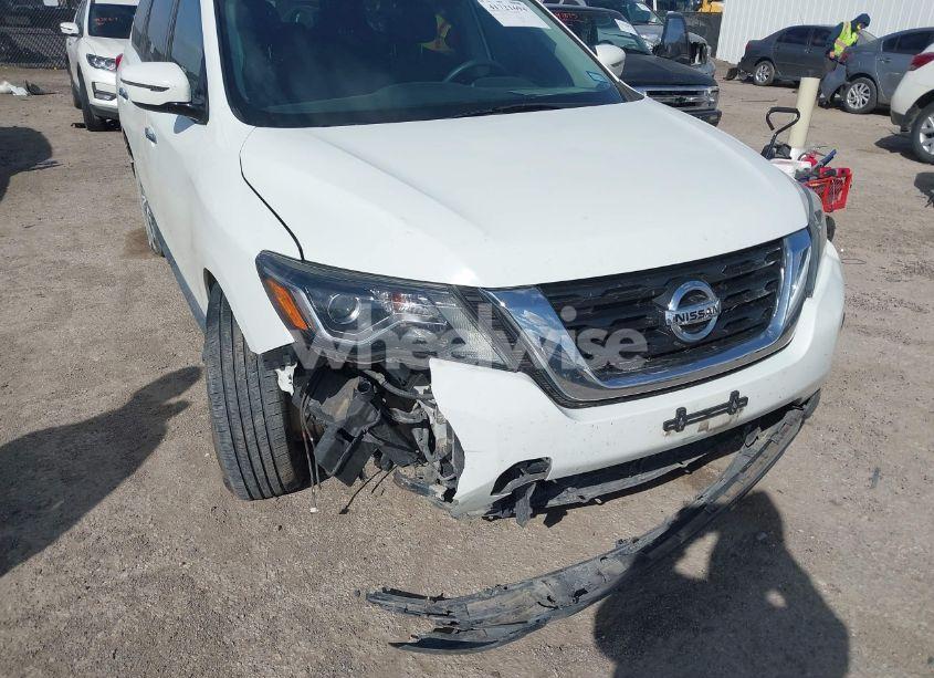 Photo 6 of 2017 Nissan Pathfinder S (VIN 5N1DR2MM4HC682385)
