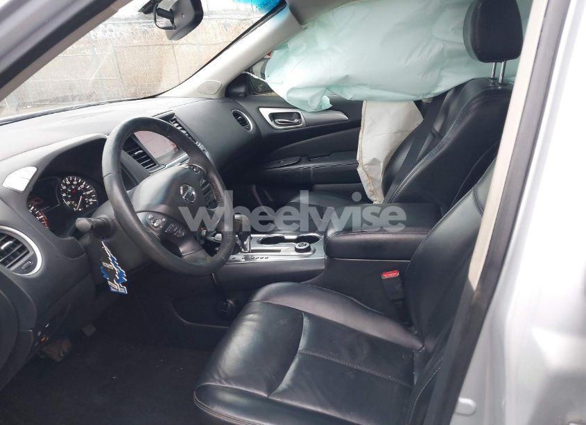 Photo 5 of 2018 Nissan Pathfinder SL (VIN 5N1DR2MM4JC631927)