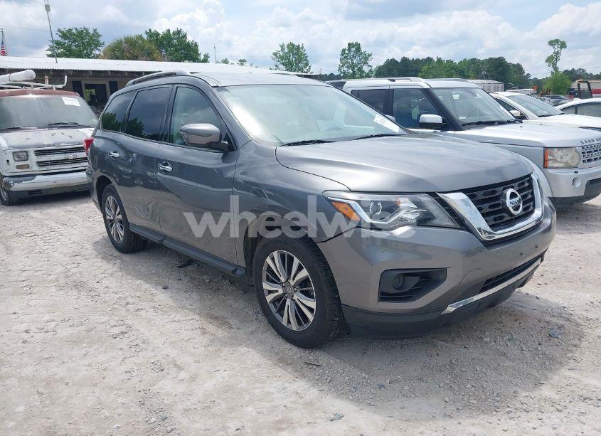 2018 Nissan Pathfinder S (VIN 5N1DR2MM4JC642152) main photo