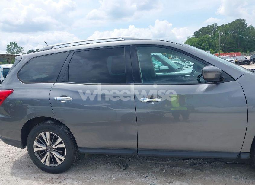 Photo 13 of 2018 Nissan Pathfinder S (VIN 5N1DR2MM4JC642152)