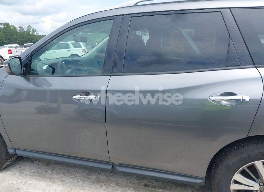 Photo 14 of 2018 Nissan Pathfinder S (VIN 5N1DR2MM4JC642152)