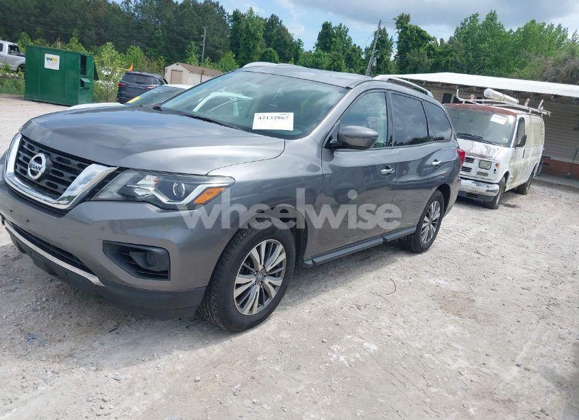 Photo 2 of 2018 Nissan Pathfinder S (VIN 5N1DR2MM4JC642152)