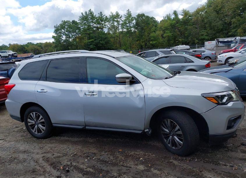 Photo 13 of 2018 Nissan Pathfinder SV (VIN 5N1DR2MM4JC661316)