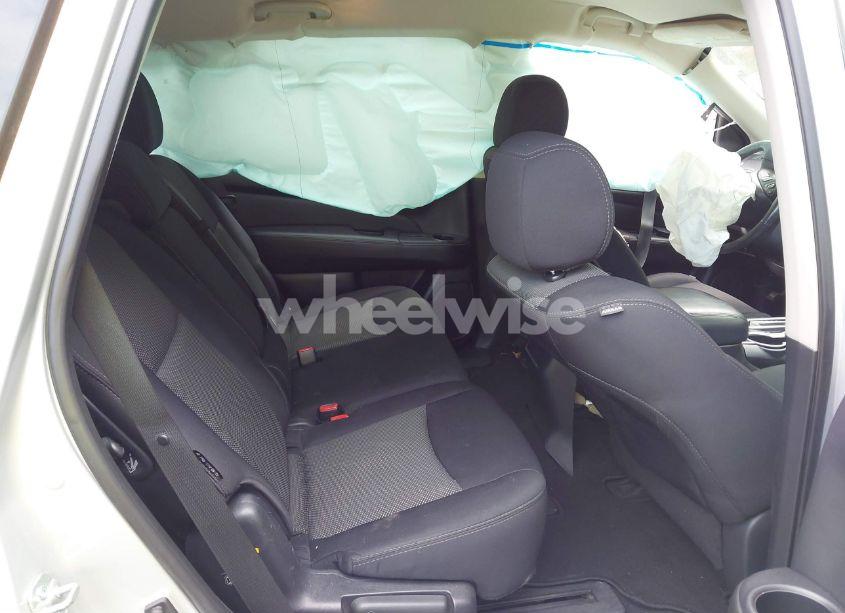 Photo 8 of 2018 Nissan Pathfinder SV (VIN 5N1DR2MM4JC661316)