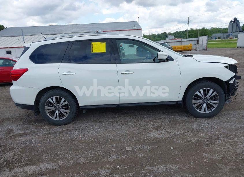 Photo 13 of 2018 Nissan Pathfinder SV (VIN 5N1DR2MM4JC664460)