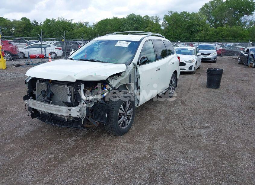 Photo 2 of 2018 Nissan Pathfinder SV (VIN 5N1DR2MM4JC664460)