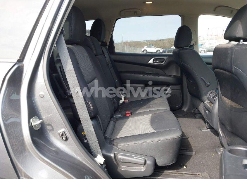 Photo 8 of 2019 Nissan Pathfinder S (VIN 5N1DR2MM4KC588918)