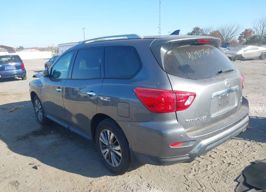 Photo 3 of 2019 Nissan Pathfinder SV (VIN 5N1DR2MM4KC614692)