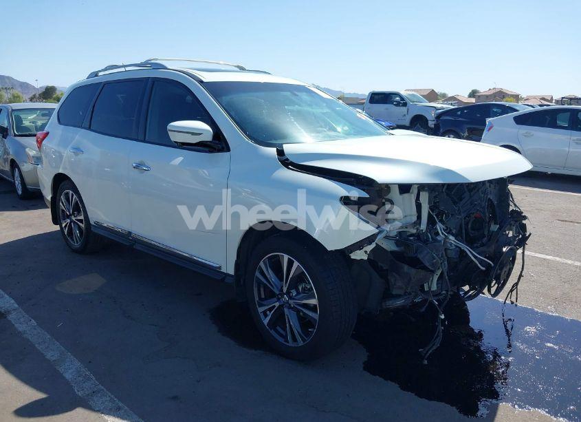 2017 Nissan Pathfinder PLATINUM (VIN 5N1DR2MM5HC623801) main photo