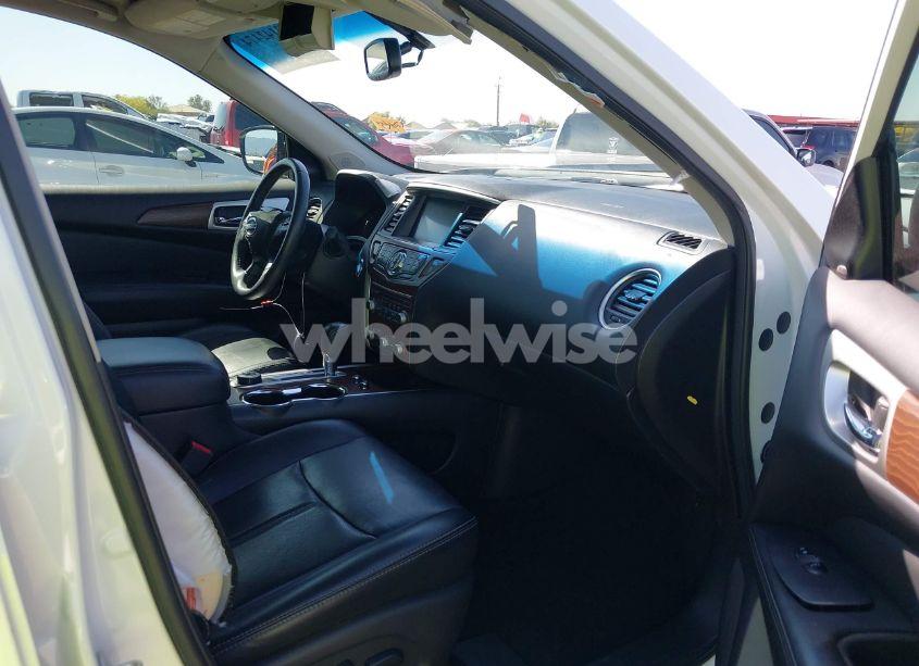 Photo 5 of 2017 Nissan Pathfinder PLATINUM (VIN 5N1DR2MM5HC623801)