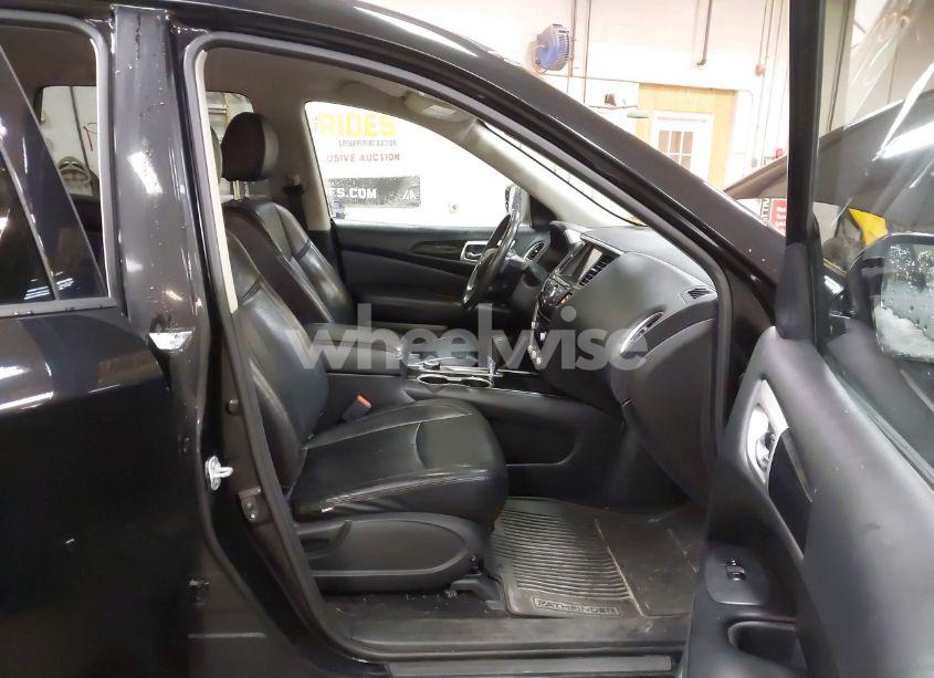 Photo 5 of 2017 Nissan Pathfinder SV (VIN 5N1DR2MM5HC636032)