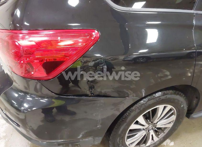 Photo 6 of 2017 Nissan Pathfinder SV (VIN 5N1DR2MM5HC636032)