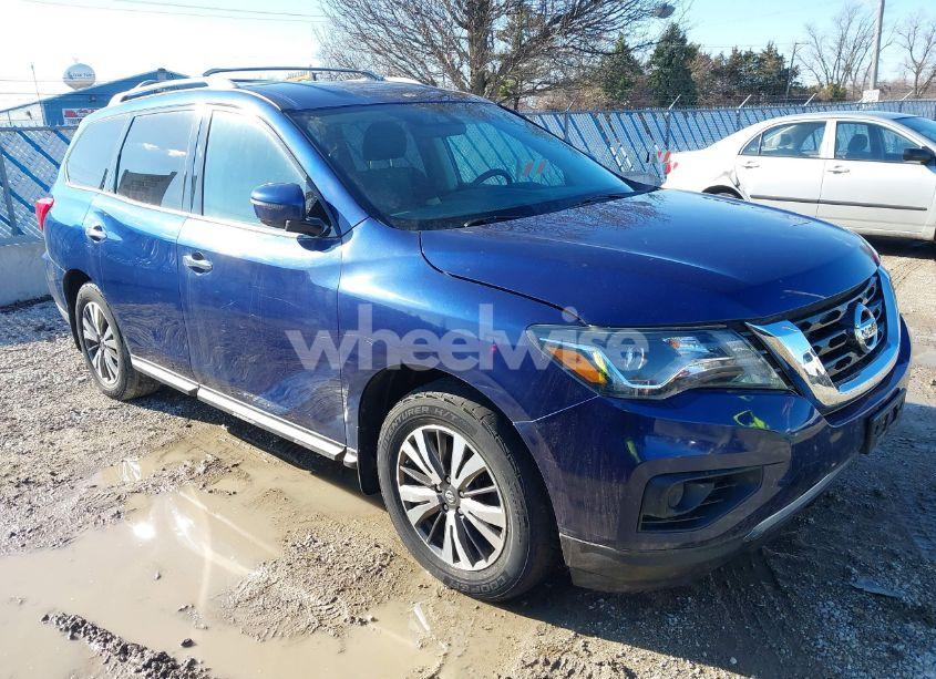 2017 Nissan Pathfinder S (VIN 5N1DR2MM5HC648066) main photo