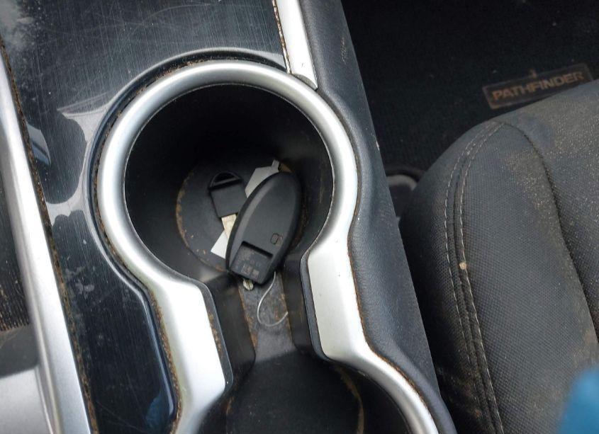 Photo 11 of 2017 Nissan Pathfinder SV (VIN 5N1DR2MM5HC650545)