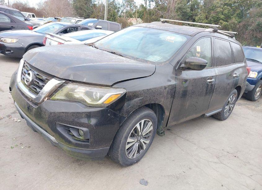 Photo 2 of 2017 Nissan Pathfinder SV (VIN 5N1DR2MM5HC650545)