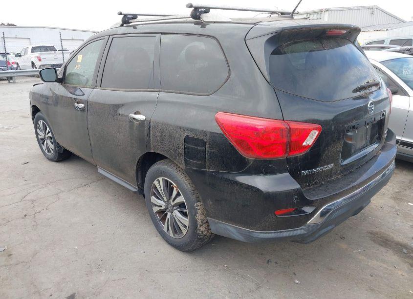 Photo 3 of 2017 Nissan Pathfinder SV (VIN 5N1DR2MM5HC650545)