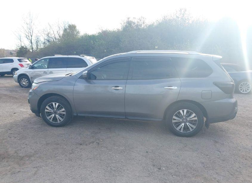 Photo 15 of 2017 Nissan Pathfinder S (VIN 5N1DR2MM5HC688941)