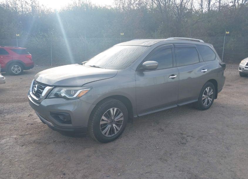 Photo 2 of 2017 Nissan Pathfinder S (VIN 5N1DR2MM5HC688941)