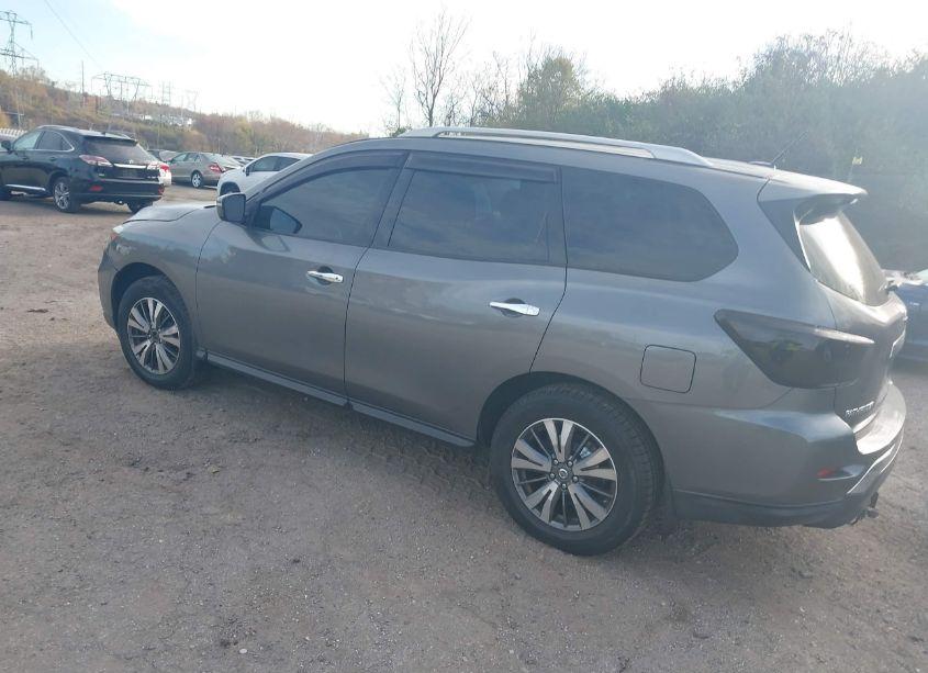 Photo 3 of 2017 Nissan Pathfinder S (VIN 5N1DR2MM5HC688941)