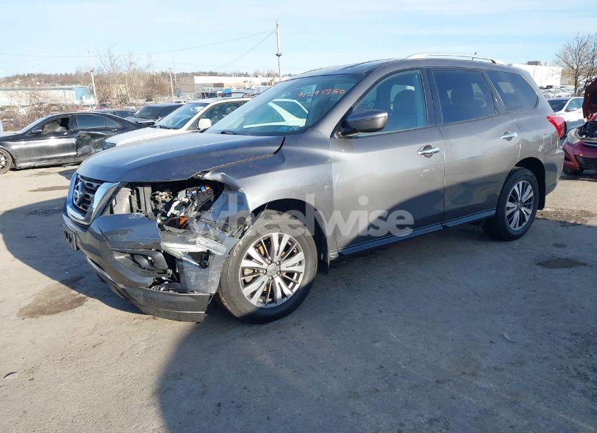 Photo 2 of 2017 Nissan Pathfinder SV (VIN 5N1DR2MM5HC909163)