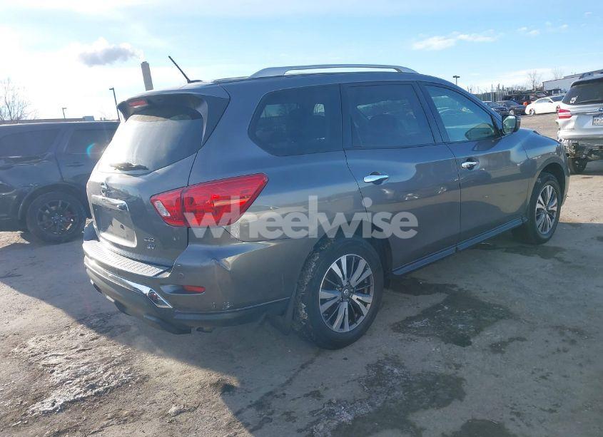 Photo 4 of 2017 Nissan Pathfinder SV (VIN 5N1DR2MM5HC909163)