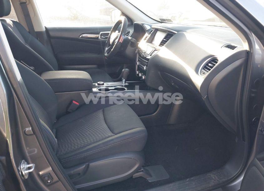 Photo 5 of 2017 Nissan Pathfinder SV (VIN 5N1DR2MM5HC909163)